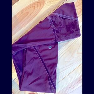 EUC s6•Burgandy Lululemon Wunder Under High-Rise Tight | Lace & Velour accents